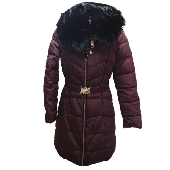 Guess Jackets & Blazers - Guess burgundy puffer coat Women's small Removable fur-lined hood Zipper pockets
